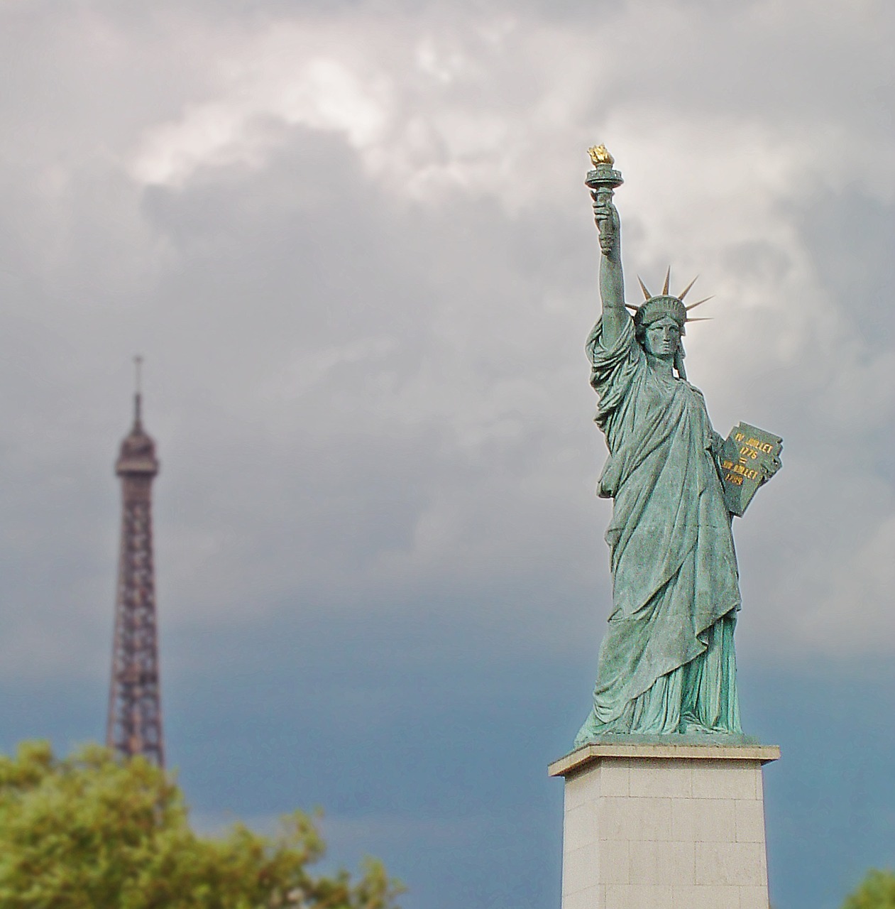 Amazon.com: Petrichor New York City's Statue of Liberty Metal Brass Antique  Showpiece : Home & Kitchen