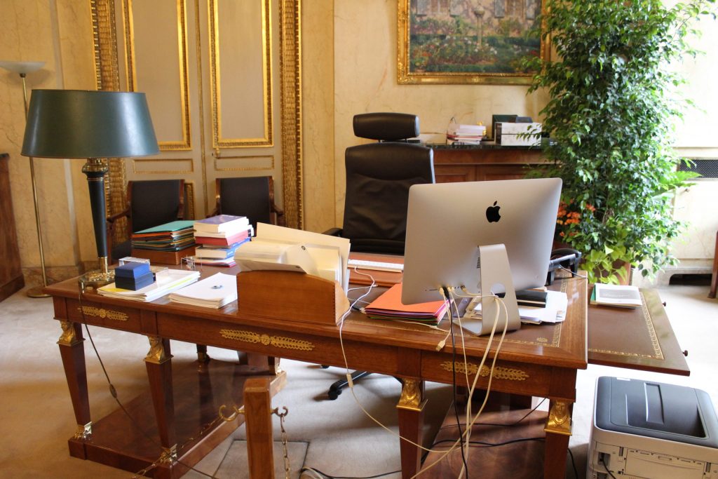 A photo of a working desk in one of the offices within the Luxembourg Palace.