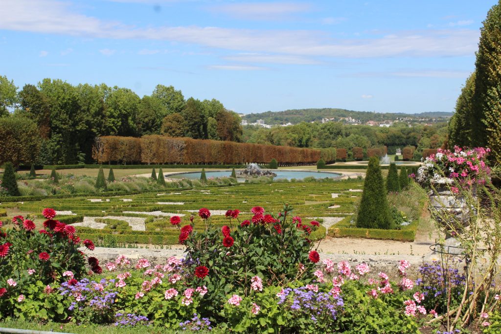 A photo of the view looking down the gardens of the Château de Champs-sur-Marne.